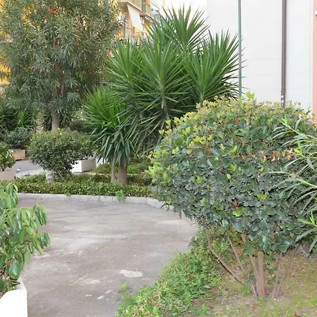 La Fontana Nel Cortile Rome