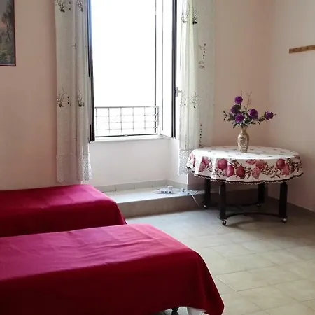 Liayi Family Hotel（李阿姨家庭旅馆） Bed & Breakfast