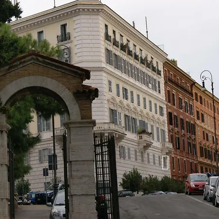Tatusa Al Colosseo *
