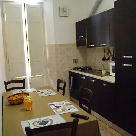 Tatusa Al Colosseo Apartment *