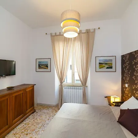 Domus Ovidio Appartement *