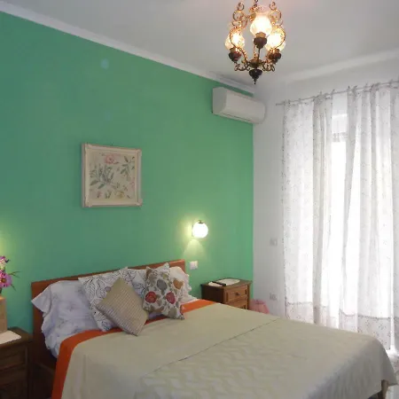 Grande Casa Con Terrazzo *