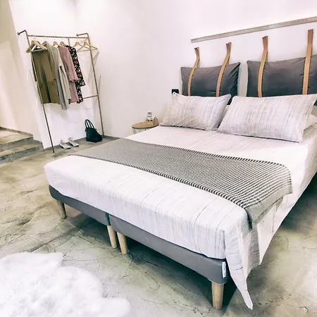 Santa Nara Bed & Breakfast *