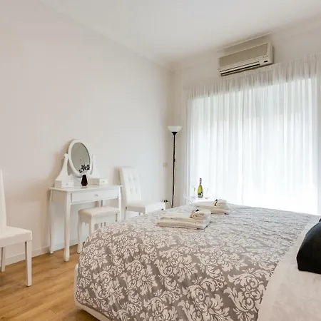 Apartament Goldie