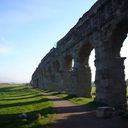 Casa Paestum. Your Wonderful Garden In Rome