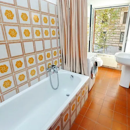 Merulana Apartment *