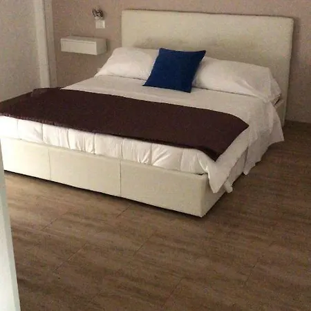 Juna's Guest house