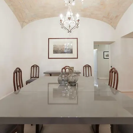 Amazing 4 Bedrooms With Garden Apartment Rome