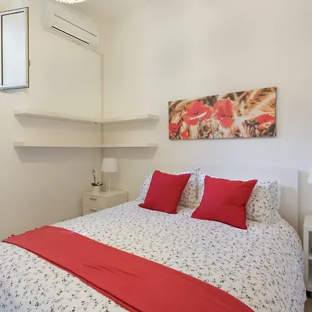 Apartment Amazing 4 Bedrooms With Garden