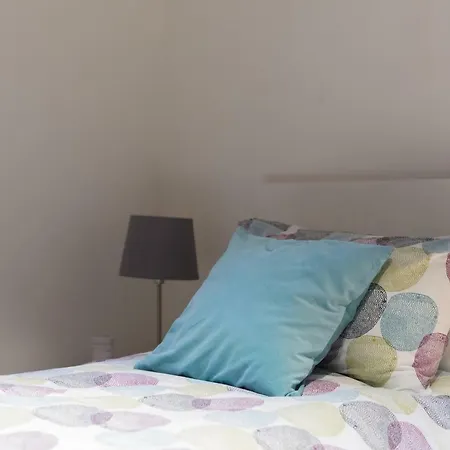 Amazing 4 Bedrooms With Garden