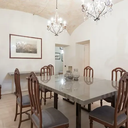 Apartment Amazing 4 Bedrooms With Garden Rome