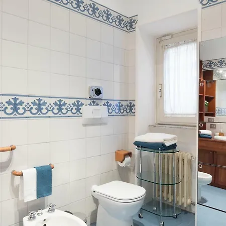 Amazing 4 Bedrooms With Garden Apartment