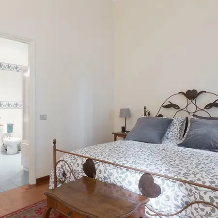 Amazing 4 Bedrooms With Garden Apartment *