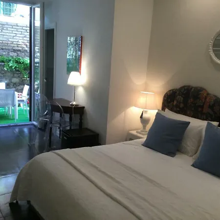 Vatican Luxury Guest house *