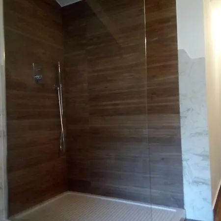 B&B Glicini Rome
