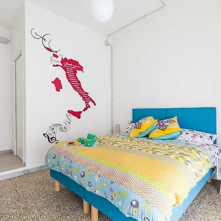 Vino E Vinili Bed & Breakfast Rome