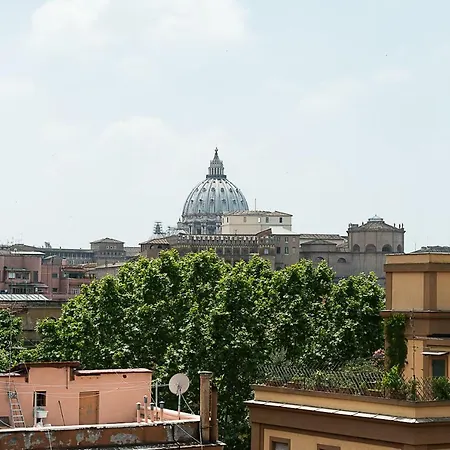 San Peter Raffy's House Apartment