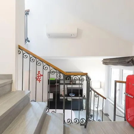 Quiet Pied A Terre With Terrace In Borgo Pio Apartment *