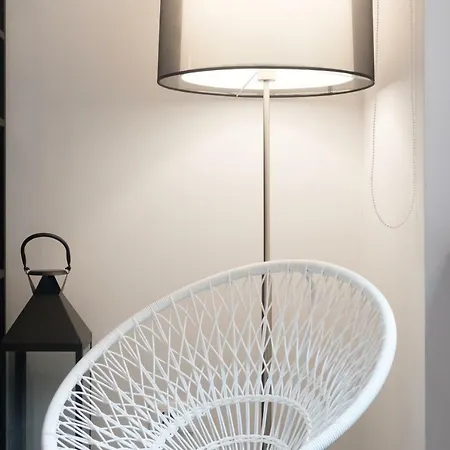 Quiet Pied A Terre With Terrace In Borgo Pio Apartment Rome