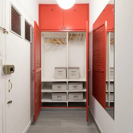 Quiet Pied A Terre With Terrace In Borgo Pio Apartment