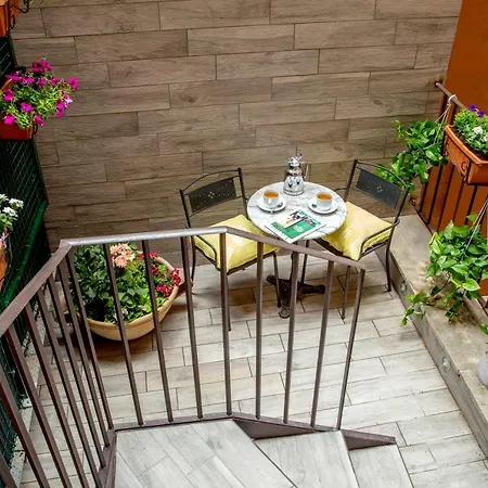 Gcf Luxury Suites, Casa de hóspedes 2*