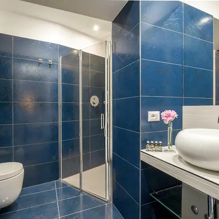 Gcf Luxury Suites,