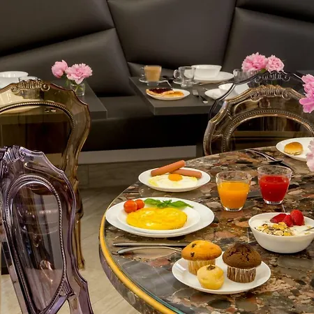 Guest house Gcf Luxury Suites,