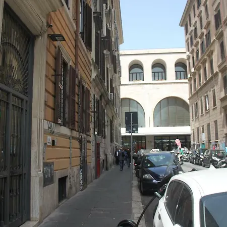 Vespahouse بيت ضيافة
