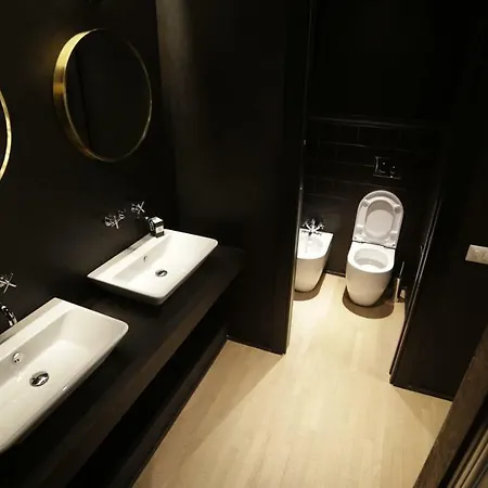 Suitelifetrevi Guest house