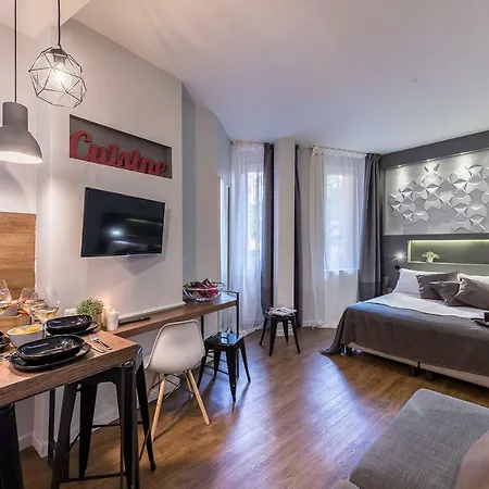 Guest house Z-archsuites 3*