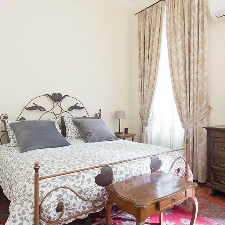 Amazing 4 Bedrooms With Garden Apartment Rome