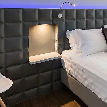 Guest house Z-archsuites 3*