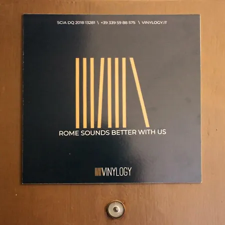 Apartment Vinylogy