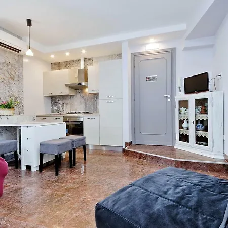 Apartment Pandosia Rome