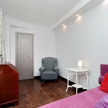 Pandosia Apartment