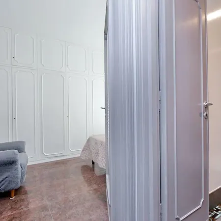Pandosia Apartment *