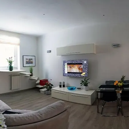 Spanish Steps 3 Bedrooms Cozy,elegant And