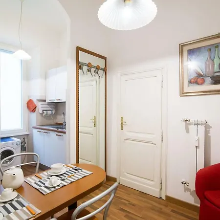 Apartment Parvula Domus Al Colosseo Rome
