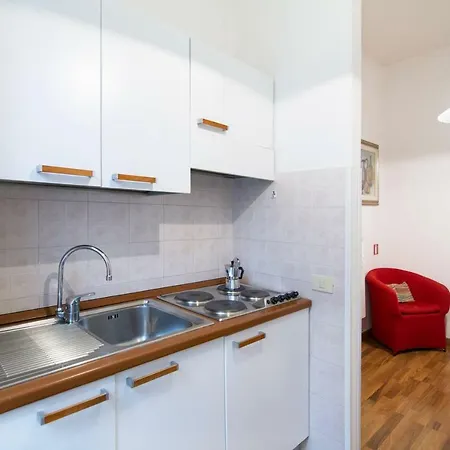 Apartment Parvula Domus Al Colosseo
