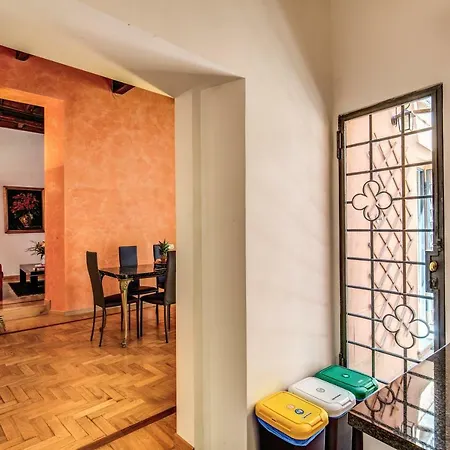Apartment Dimension Trevi *