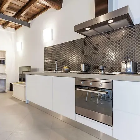 Maison Romana Loft アパート