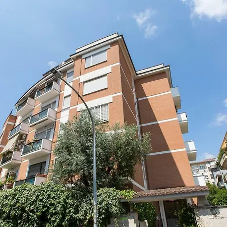 Apartment In Ponte Milvio