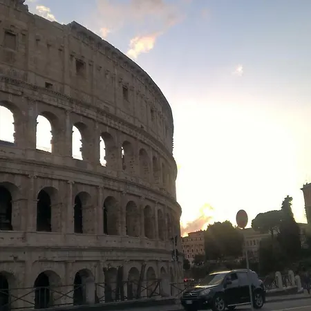 Around The Corner Colosseo Couette-café