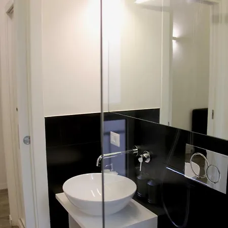 Luxury Near Colosseum Guest house 2*
