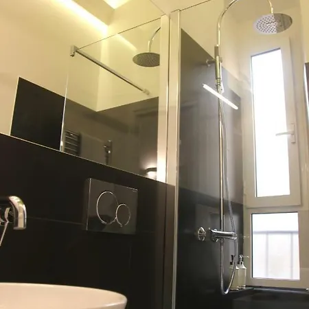 Luxury Near Colosseum 2* Rome