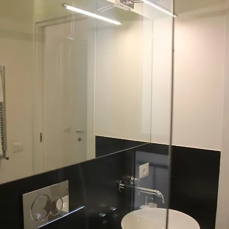 Luxury Near Colosseum 2* Rome