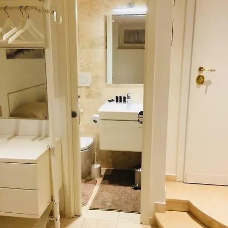 Apartment Mini Flat *