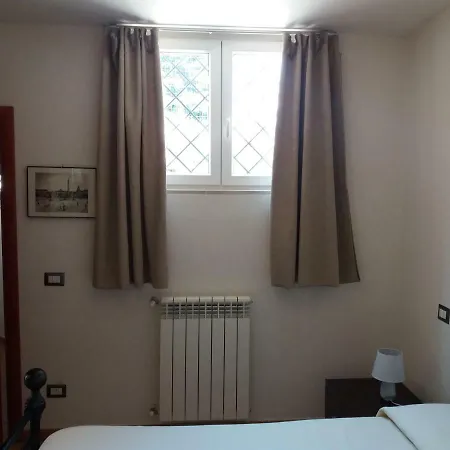B&B Glicini Rome