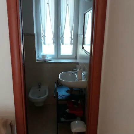 B&B Glicini Bed & Breakfast 2*