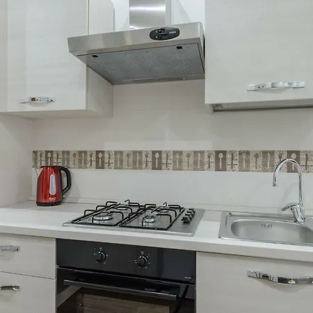 Central Cornelia Apartment
